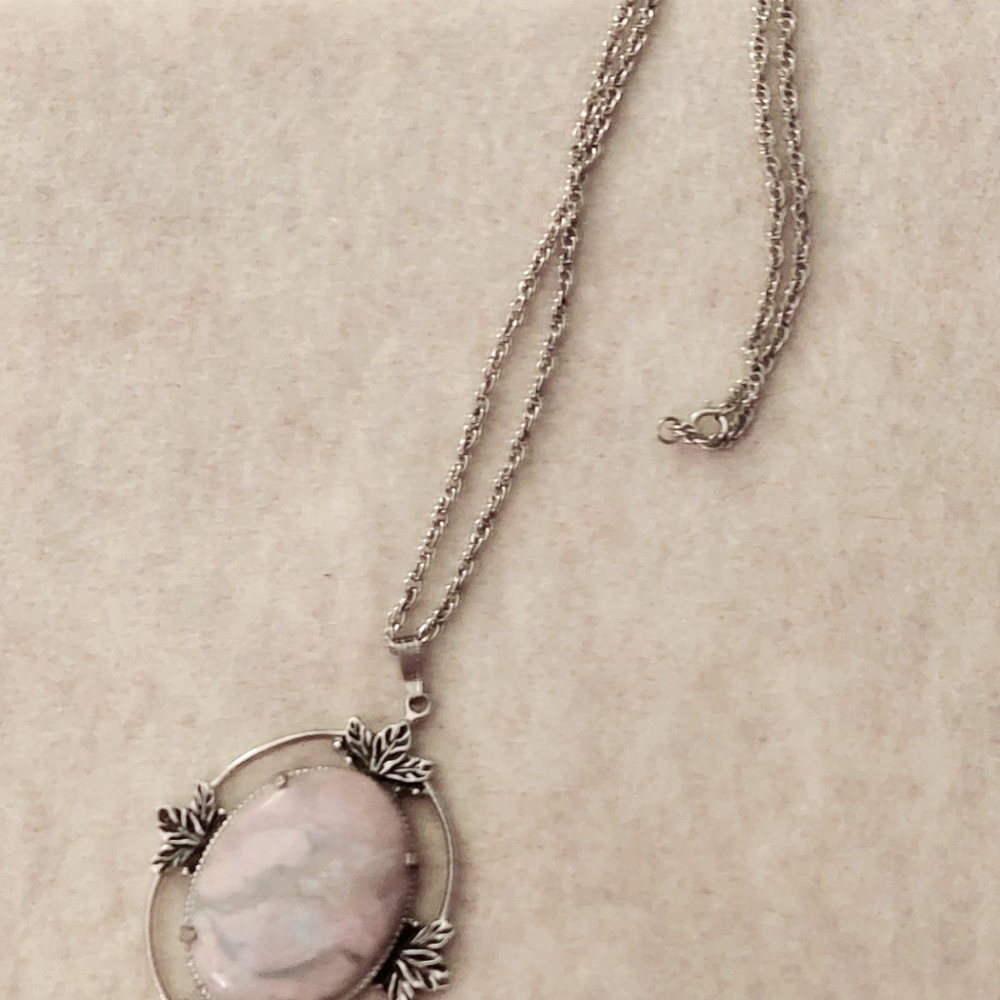 Pink Howlite Pendant Necklace